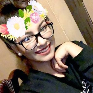 Meet your Posher, Roxana